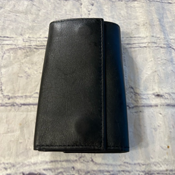 FIOCCHI ITALY BLACK LEATHER WITH GOLD TONE KEY CHAIN HOLDER WALLET - Picture 3 of 14